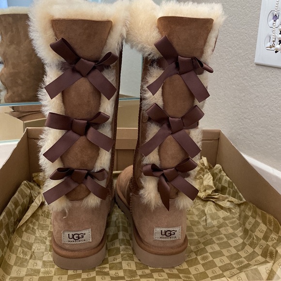 UGG Tall Boots with Bailey Bow - Picture 3 of 7